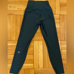 ALO Yoga 7/8 Airlift Leggings in Forest Green